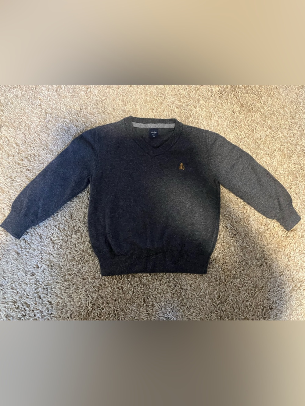 Baby Gap Boys Charcoal Gray V-Neck Sweater with Gold Embroidered Teddy Bear 2t